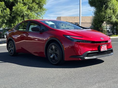 Certified 2026 Toyota Prius LE FWD image 4