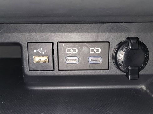 Certified 2025 Toyota Highlander XLE image 25