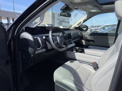 Used 2025 Ford Expedition Max Active image 6