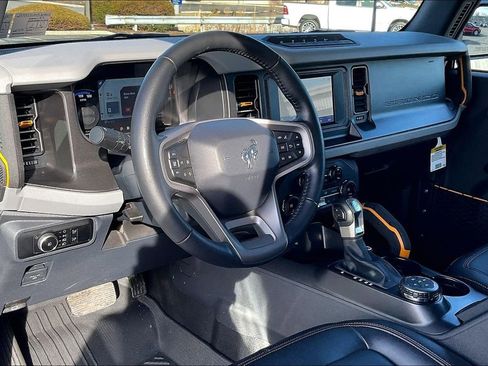 Used 2023 Ford Bronco Badlands image 13