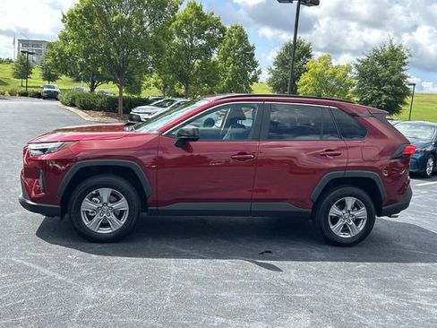Used 2025 Toyota RAV4 LE AWD/4WD image 7