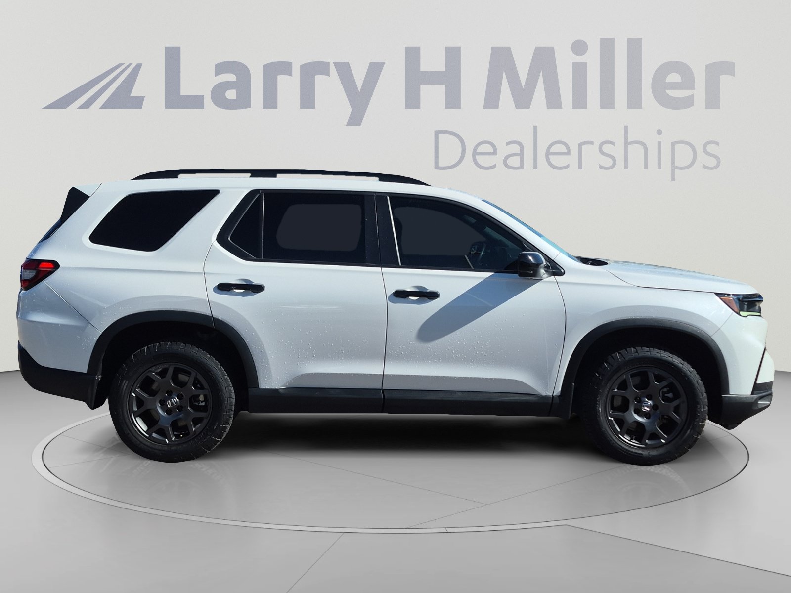 Used 2024 Honda Pilot TrailSport image 6