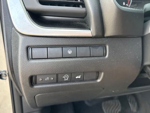 Used 2024 Nissan Rogue SV AWD/4WD image 24