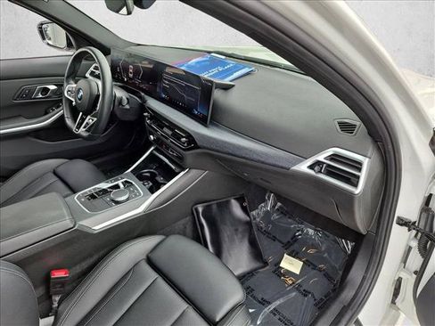 Used 2025 BMW 330i Sedan w/ M Sport Package RWD image 22