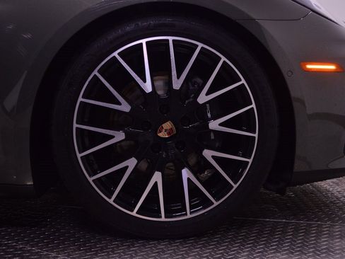 Certified 2025 Porsche Panamera 4 image 14