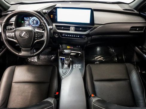 Used 2024 Lexus UX 250h AWD w/ Premium Package image 12