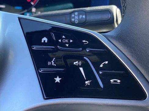 Certified 2025 Mercedes-Benz GLB 250 image 11