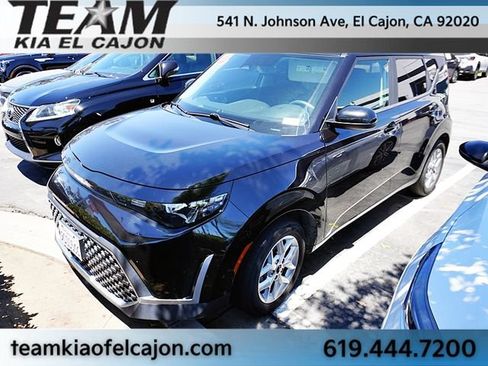 Used 2023 Kia Soul S FWD image 1