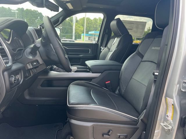 New 2026 RAM 2500 Laramie AWD/4WD image 19