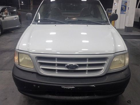 Used 1999 Ford F250 XL image 2