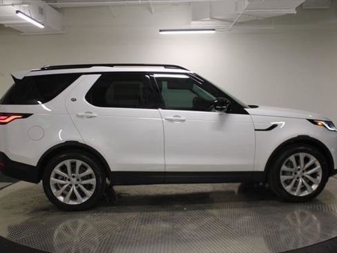 New 2026 Land Rover Discovery S AWD/4WD image 8