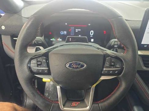 Used 2025 Ford Explorer ST AWD/4WD image 9