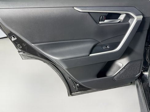 Used 2025 Toyota RAV4 XLE AWD/4WD image 26