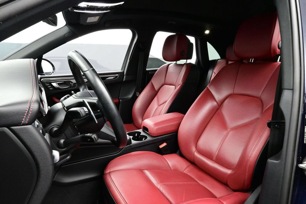 Certified 2023 Porsche Macan S AWD/4WD image 5