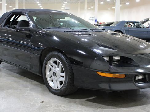 Used 1995 Chevrolet Camaro Z28 RWD image 38