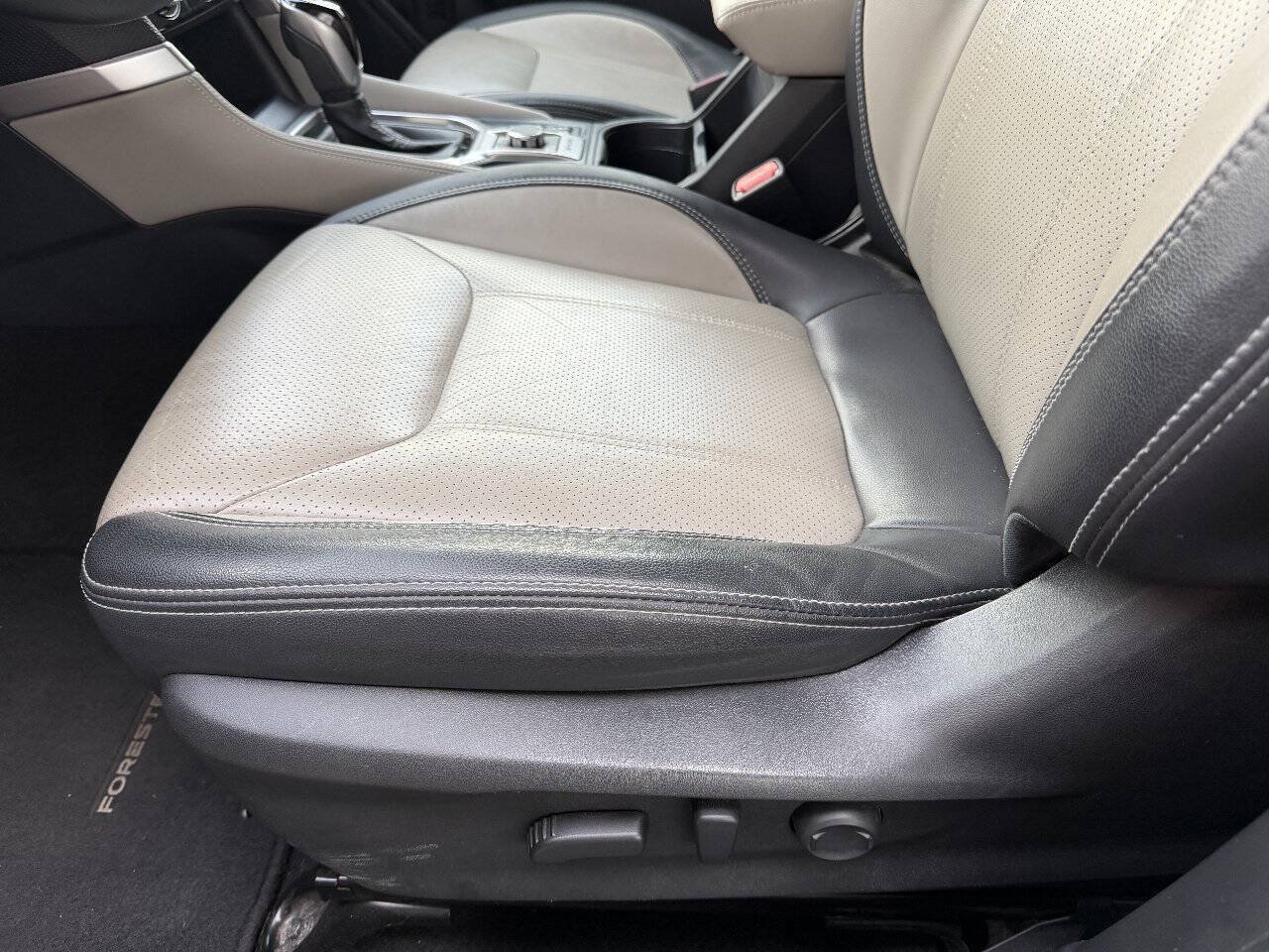 Used 2022 Subaru Forester Limited AWD/4WD image 34