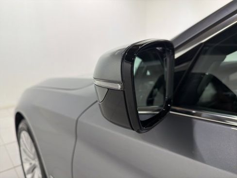 Certified 2023 BMW 530i xDrive w/ Premium Package image 9