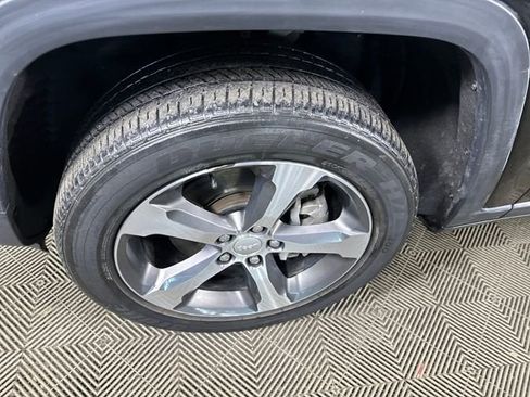 Used 2023 Jeep Grand Cherokee 4WD 4xe image 10