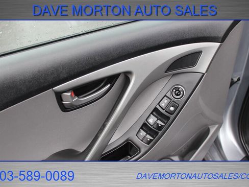 Used 2016 Hyundai Elantra SE image 12