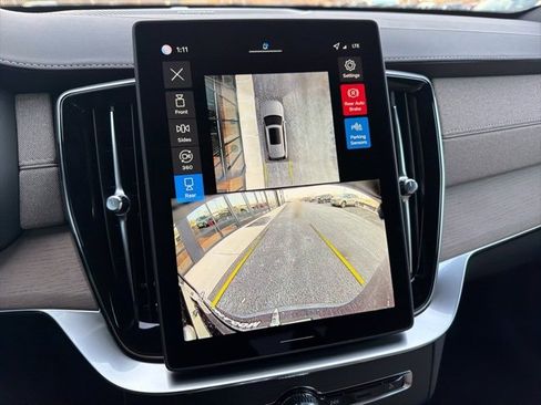 New 2026 Volvo XC90 B6 Plus image 17