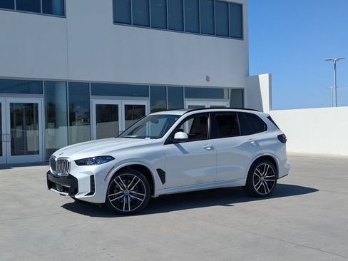 New 2026 BMW X5 xDrive40i w/ M Sport Package AWD/4WD image 2