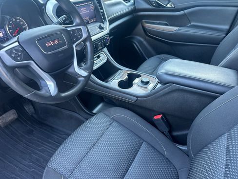 Used 2023 GMC Acadia SLE image 11