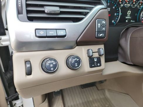 Certified 2019 Chevrolet Suburban Premier image 12