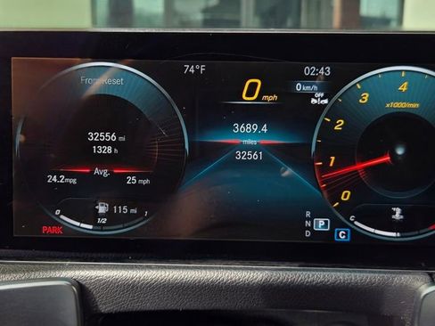 Used 2023 Mercedes-Benz GLB 250 image 27