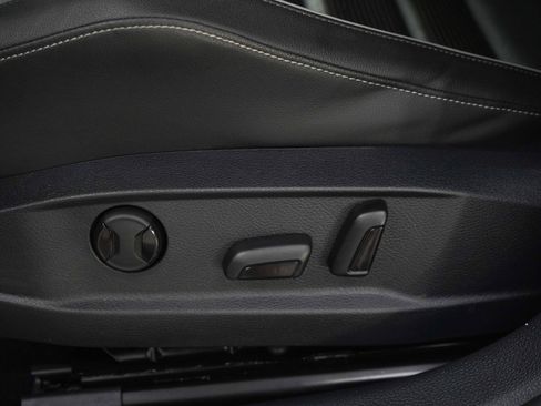Used 2018 Volkswagen Golf R 4-Door AWD/4WD image 21