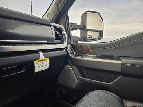 New 2025 Ford F250 Lariat w/ Lariat Ultimate Package image 27