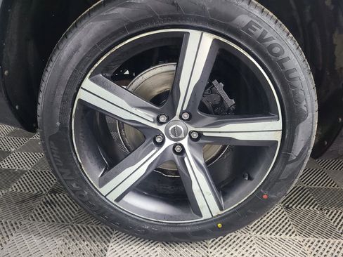 Used 2019 Volvo XC90 T5 R-Design w/ Protection Package AWD/4WD image 16
