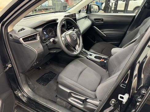 Used 2024 Toyota Corolla Cross LE AWD/4WD image 14