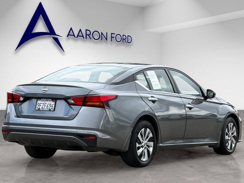 Used 2023 Nissan Altima 2.5 S FWD image 6