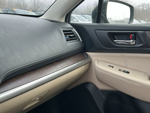 Used 2018 Subaru Outback 2.5i Limited image 17