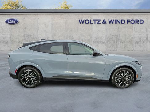 Certified 2025 Ford Mustang Mach-E Premium image 7