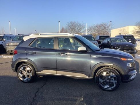 Certified 2026 Hyundai Venue SEL image 5