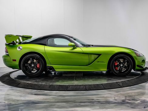 Used 2010 Dodge Viper ACR RWD image 24