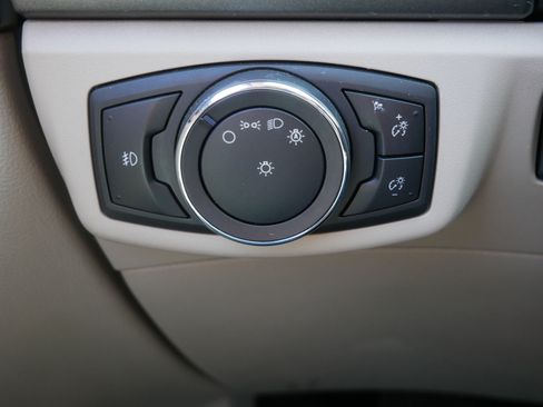 Used 2017 Ford Fusion SE w/ Fusion SE Technology Package FWD image 22