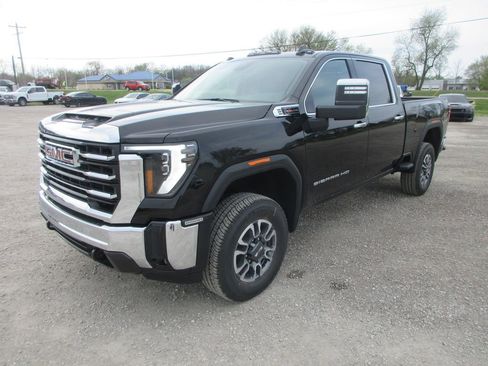 New 2026 GMC Sierra 2500 SLT image 11