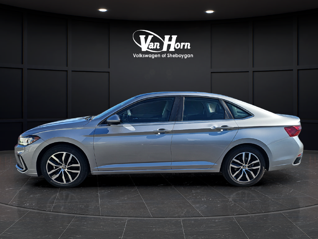 Used 2025 Volkswagen Jetta SE FWD image 4