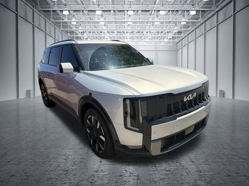 Used 2027 Kia Telluride S w/ Towing Package AWD/4WD image 3