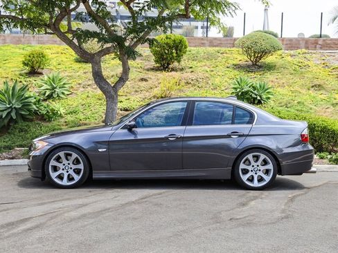 Used 2006 BMW 330i Sedan RWD image 2