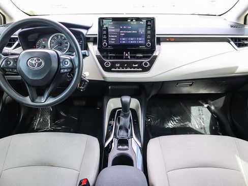 Used 2021 Toyota Corolla LE image 11