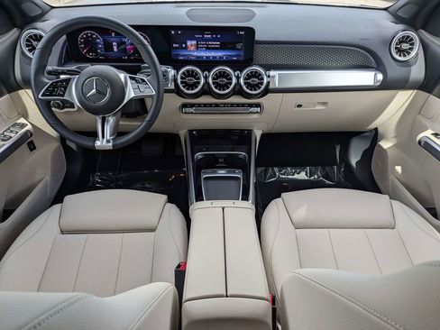 Used 2025 Mercedes-Benz GLB 250 image 16