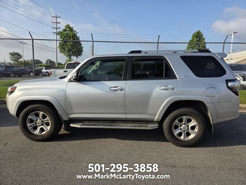 Used 2020 Toyota 4Runner SR5 RWD image 8