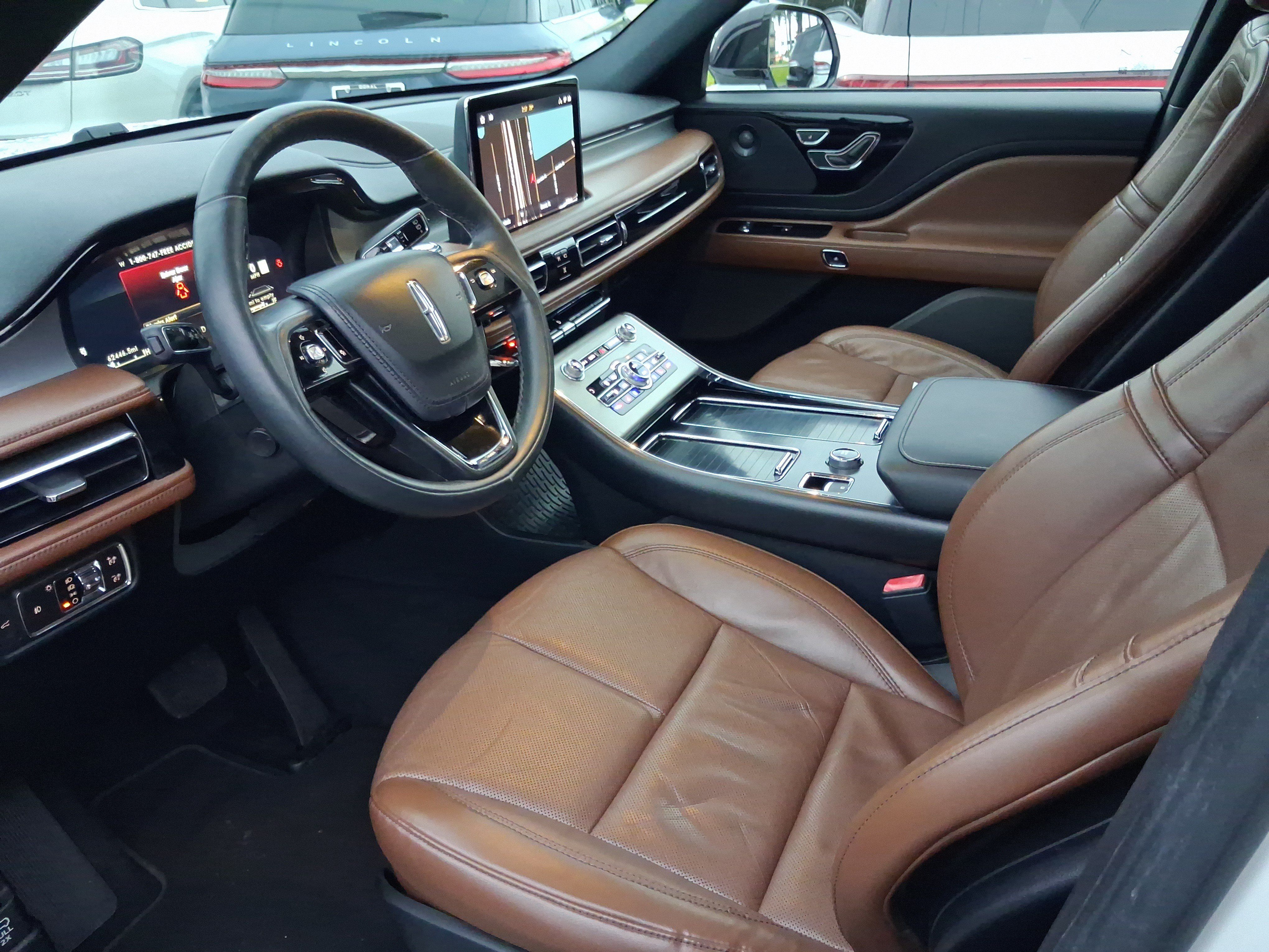 Used 2020 Lincoln Aviator Reserve w/ Equipment Group 201A RWD image 10