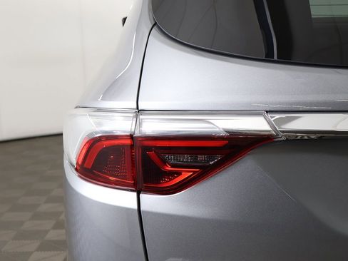 Used 2024 Buick Enclave Premium image 18