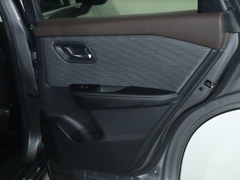 Certified 2023 Nissan Rogue SV image 33