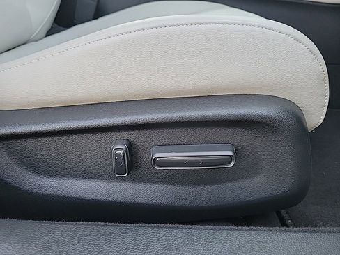 Used 2018 Honda Accord Touring image 16