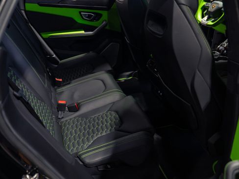 Used 2022 Lamborghini Urus AWD/4WD image 43
